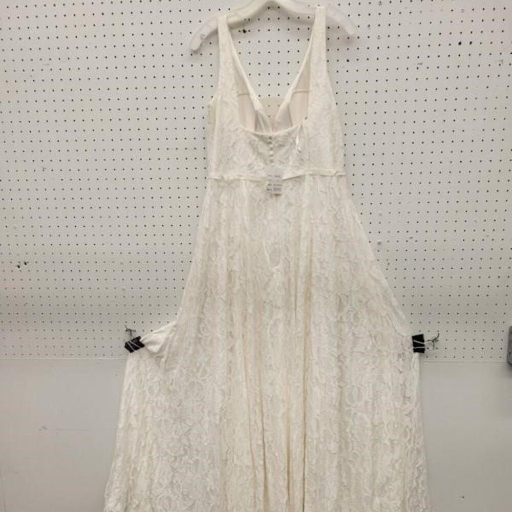 NWT DB Ivory wedding dress, square back allover stretch lace sweetheart size 14 - Picture 8 of 11